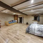 De Marcoux, Authentic And Warme House 펜션