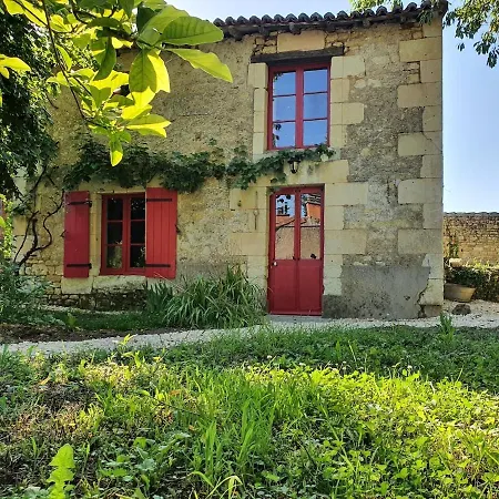 Hébergement de vacances De Marcoux, Authentic&warme House Saint-Laon