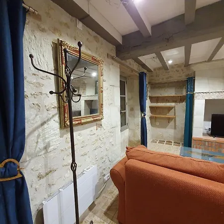 Nyaraló De Marcoux, Authentic And Warme House Saint-Léon