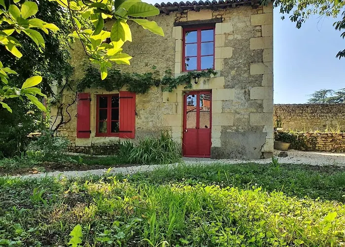 Nyaraló De Marcoux, Authentic And Warme House Saint-Léon
