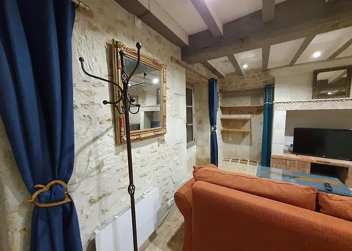 Nyaraló De Marcoux, Authentic And Warme House Saint-Léon